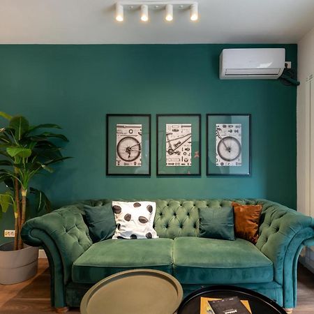 Downtown Retreat: Spacious 2-Br By Unirii Square Bukarest Kültér fotó
